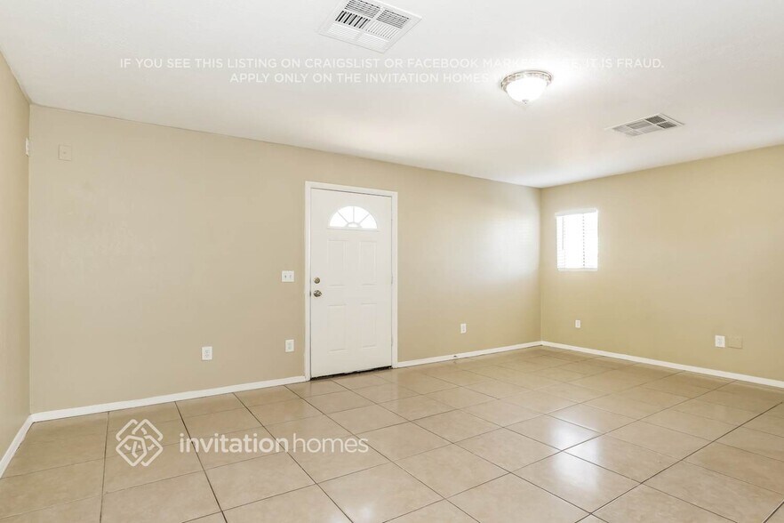 Building Photo - 134 S Main Dr