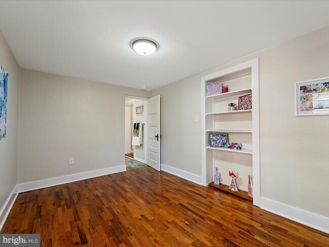 Building Photo - 321 N Braddock St