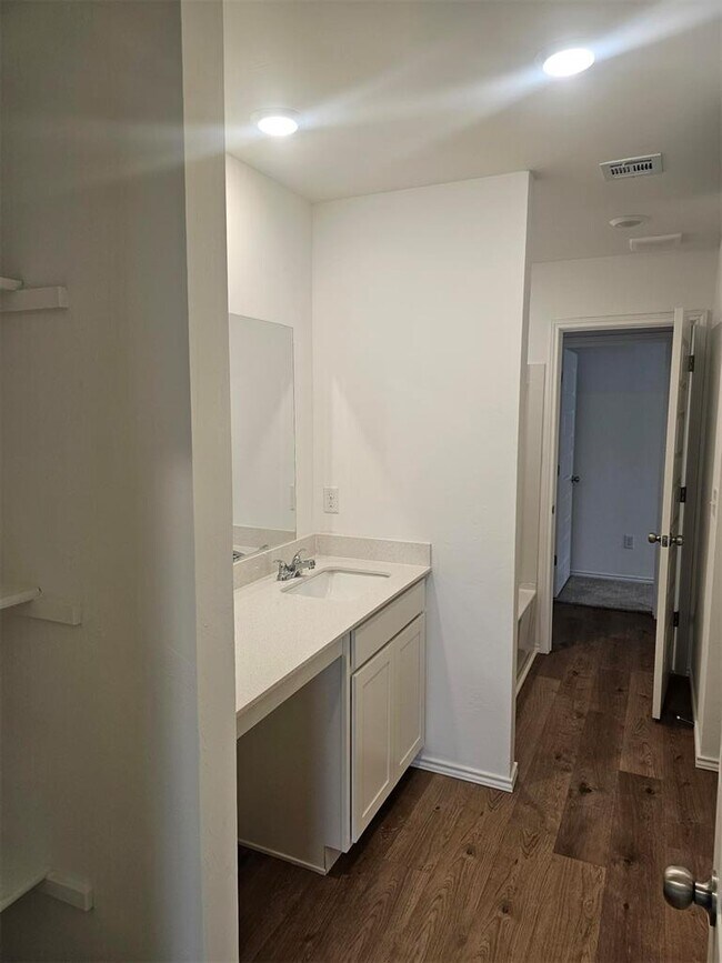 Building Photo - 1824 Rock Elm Dr