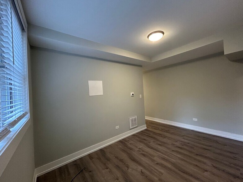 Building Photo - 1128 Maple Ave