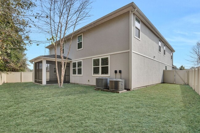 Building Photo - Beautiful 5/4 Home with Over 4k sqft, Fenced in Yard & 3 Car Garage! Pet friendly!