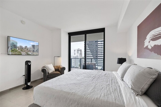 Building Photo - 88 SW 7th St