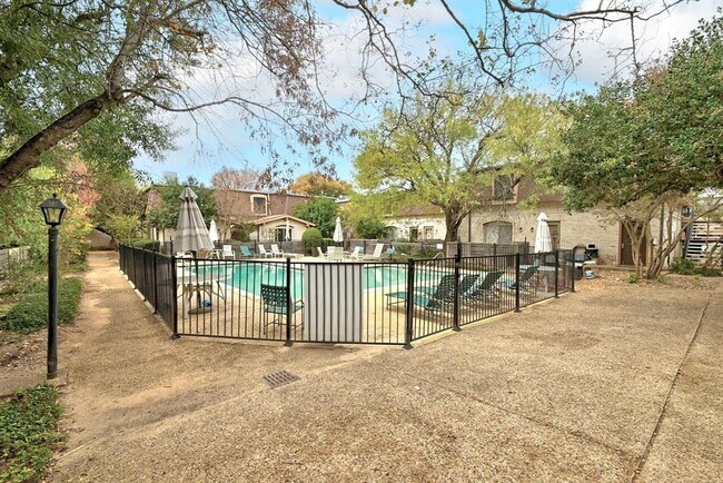 Building Photo - 7801 Shoal Creek Blvd