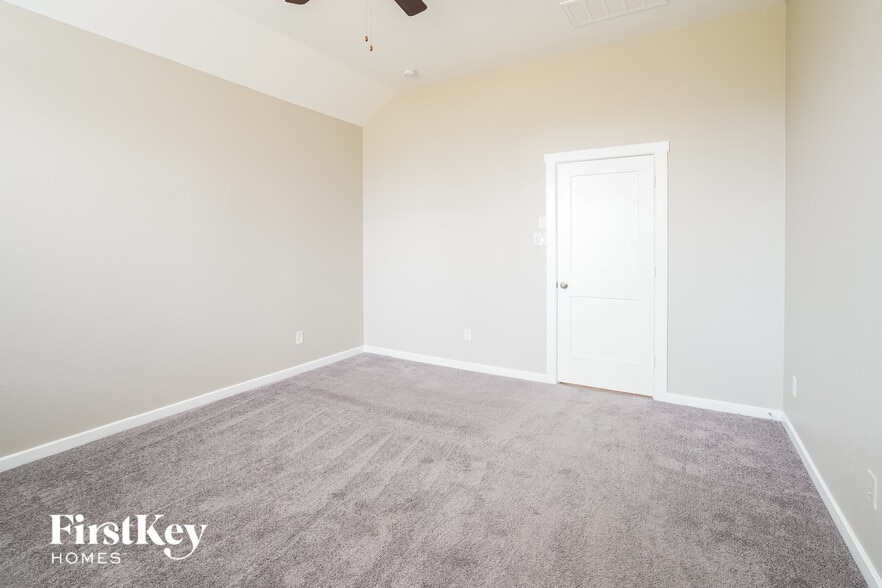 Building Photo - 27005 Sofia Forest Dr