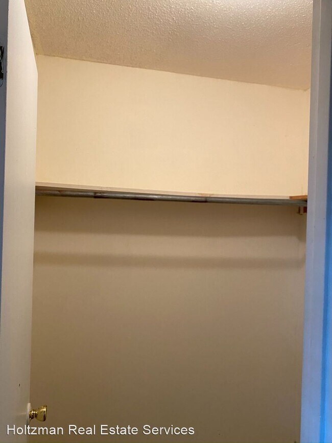 Building Photo - 3 br, 1 bath House - 1021 White Circle