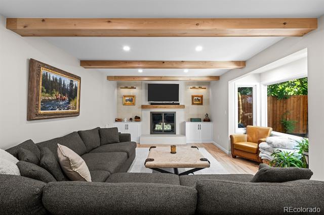 Building Photo - 7030 S Magnolia Cir