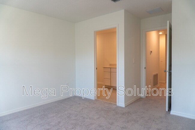 Building Photo - 10516 Sage Canyon Dr.