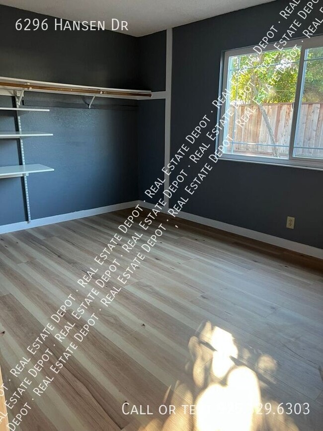 Building Photo - 6296 Hansen Dr