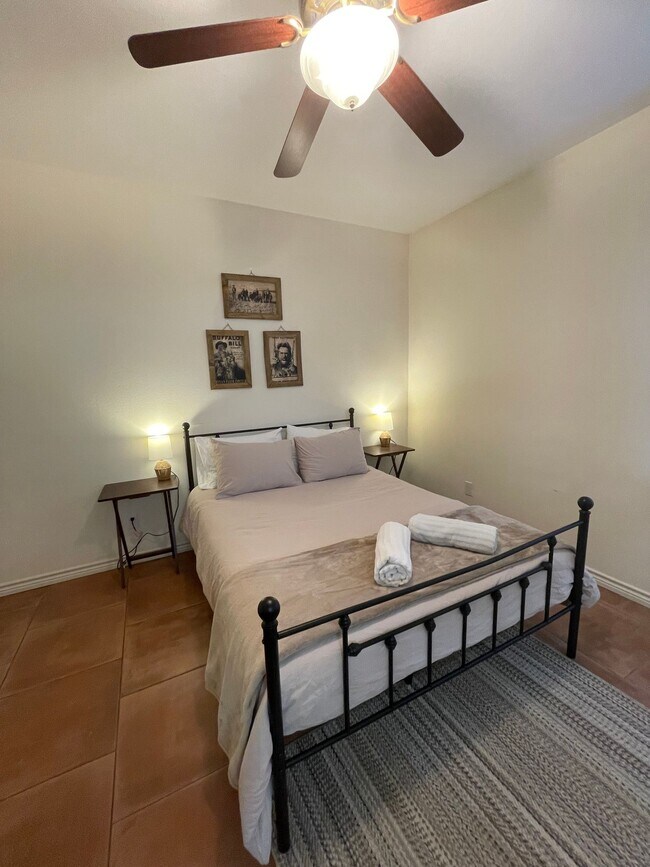 Building Photo - Brand New 1-BD OCTOBER SPECIALS!