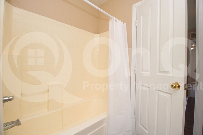 Building Photo - 9628 W Cordes Rd