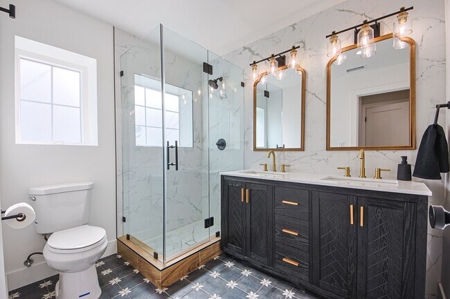 Building Photo - Chic Fully Renovated Luxury Home in the Burbank Hills!