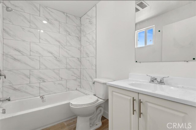 Building Photo - 711 W 80th St