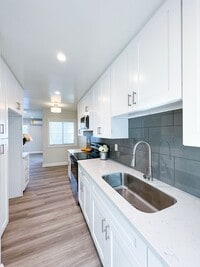 Building Photo - bro411