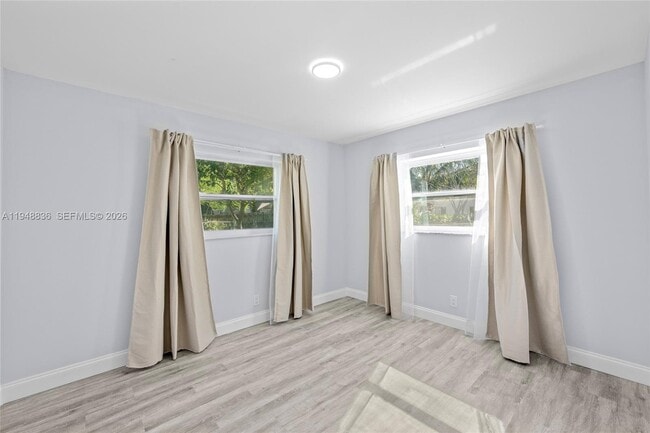 Building Photo - 1720 SW 13th St