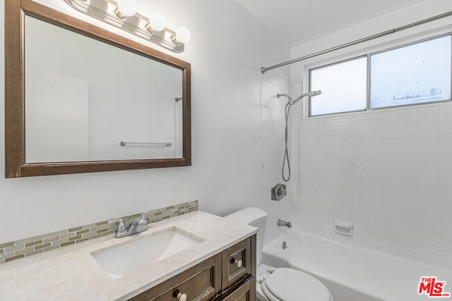 Building Photo - 2637 S Centinela Ave