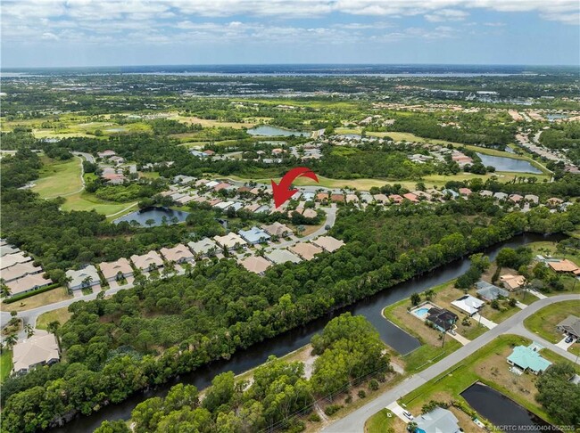 Building Photo - 4633 NW Red Maple Dr