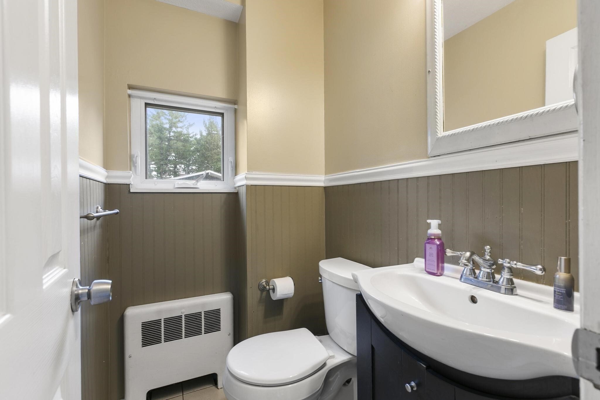 Building Photo - 5 Robinlea Cir