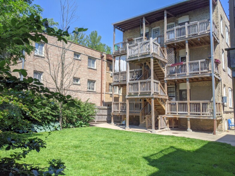 Building Photo - 1208 W Chase Ave