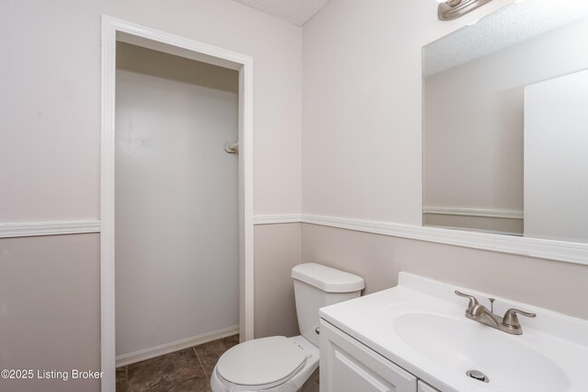 Building Photo - 8204 Rochelle Rd