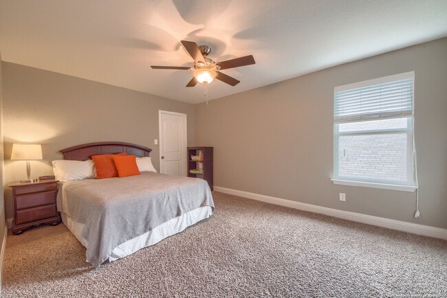 Building Photo - IMMACULATE HOME IN ALAMO RANCH AT 50% OFF THE 1ST MONTH'S RENT!!!