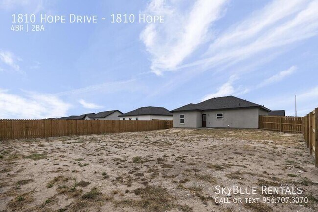 Building Photo - 1810 Hope Dr