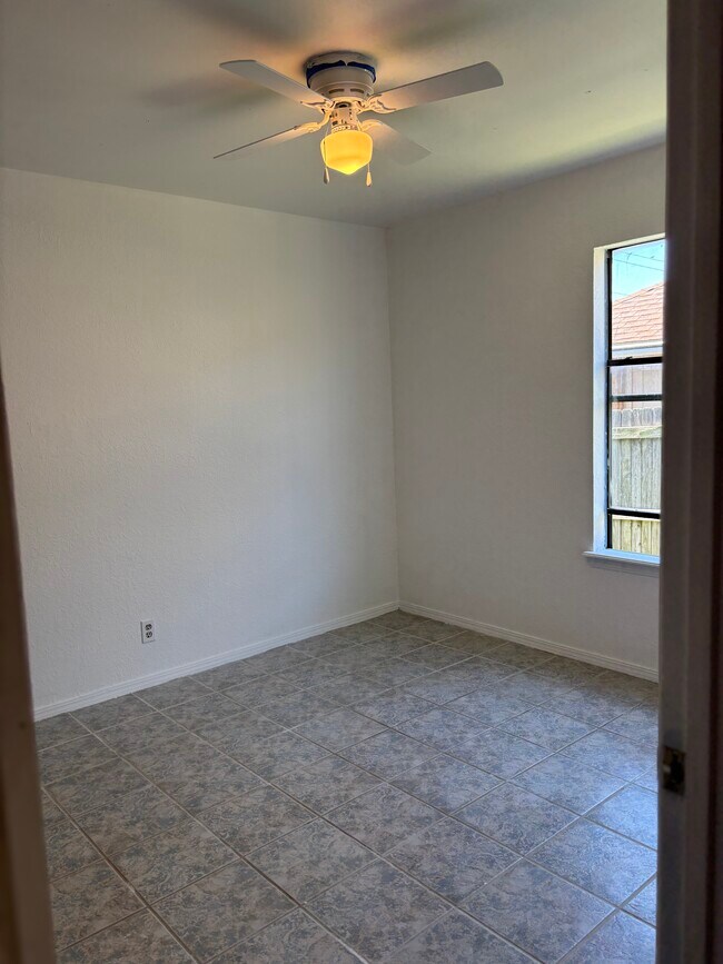 Building Photo - 36th street property