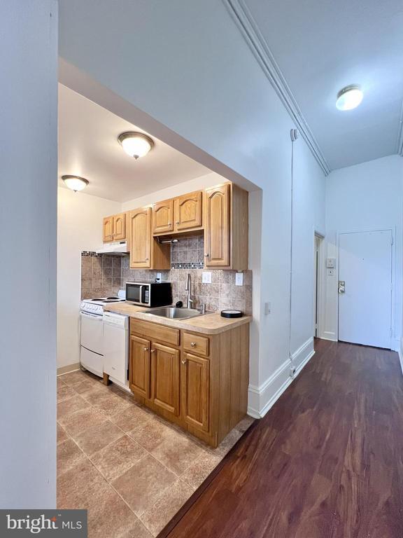 Building Photo - 849 N 5th St