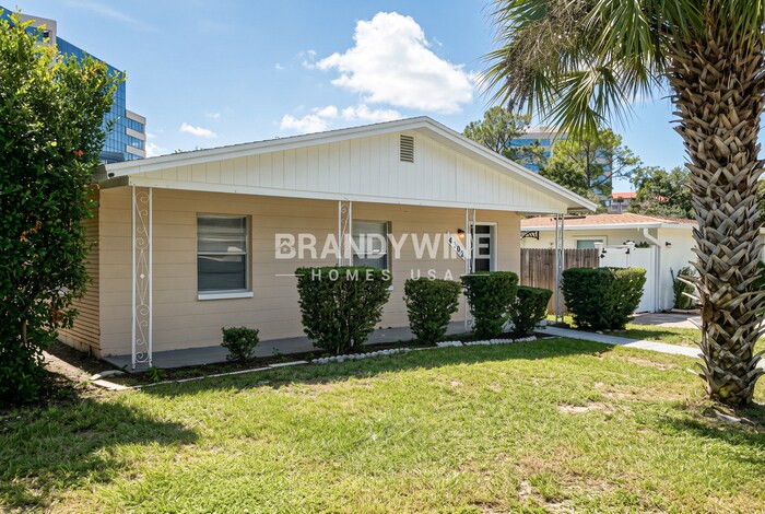 Building Photo - 4302 W Grace St
