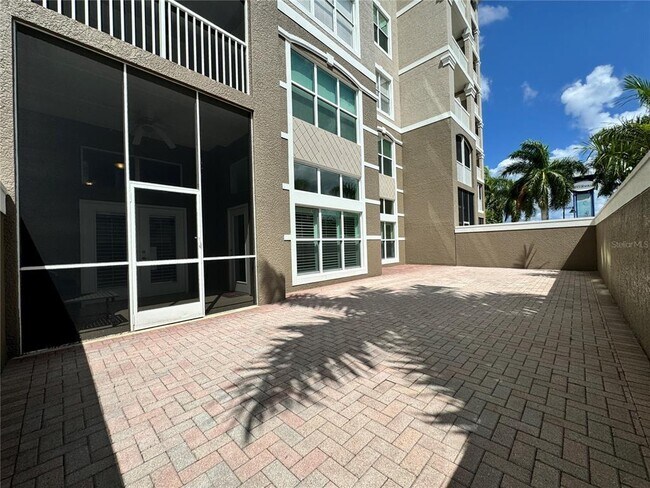 Building Photo - 808 3rd Ave W