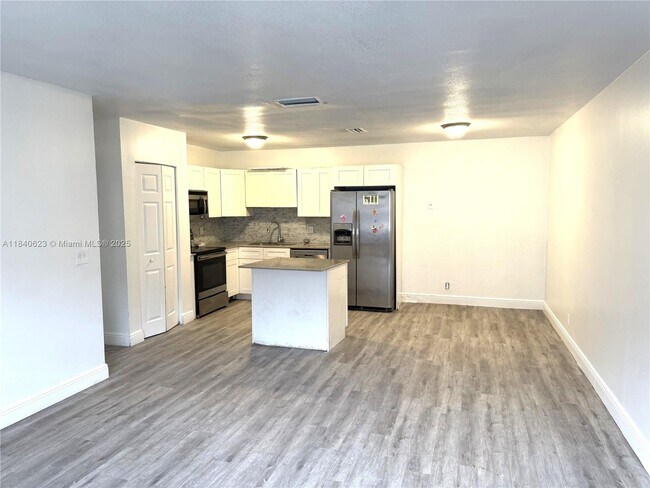 Building Photo - 5402 NW 24th Ct