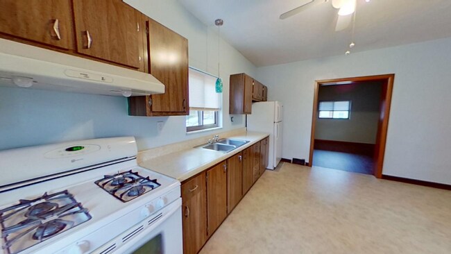 Building Photo - 315 Lincoln Ave