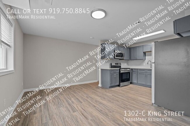 Building Photo - 1302 King St