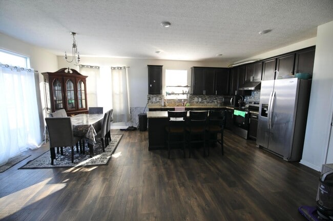 Building Photo - 216 Old Bay Dr