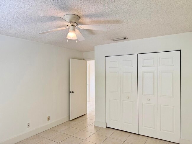 Building Photo - 6308 La Costa Dr