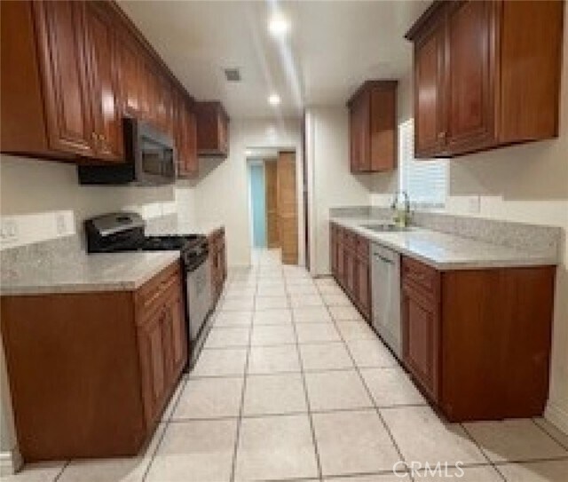 Building Photo - 17530 Saticoy St