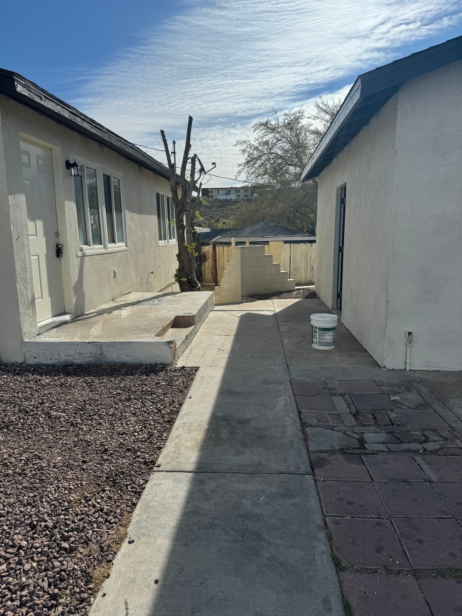 Building Photo - 15268 Center St