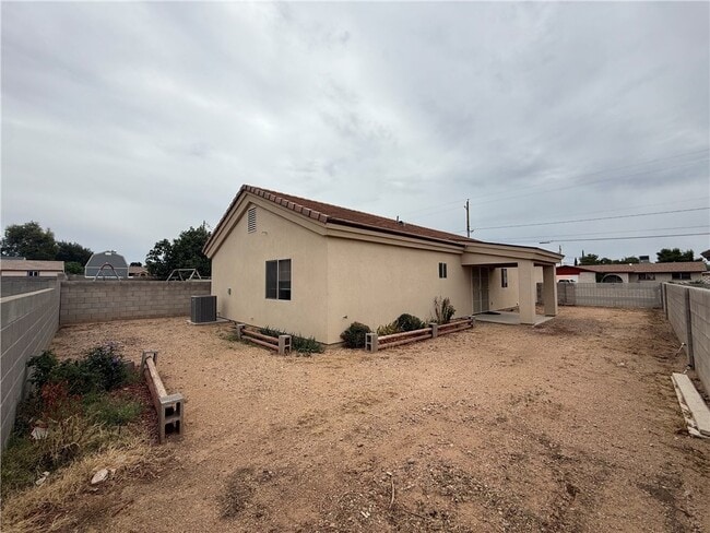 Building Photo - 2535 Southern Ave