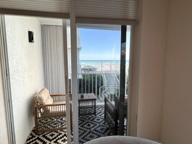 Building Photo - 3580 S Ocean Blvd