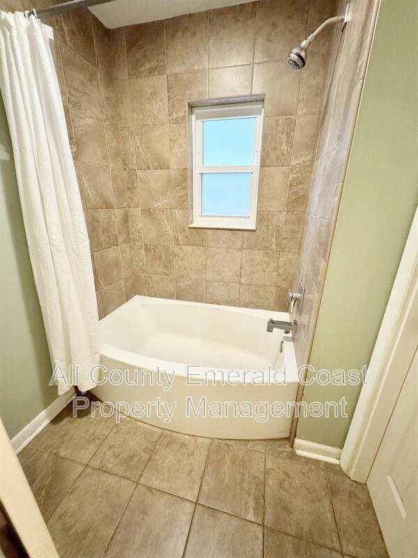 Building Photo - 506 Trenton St