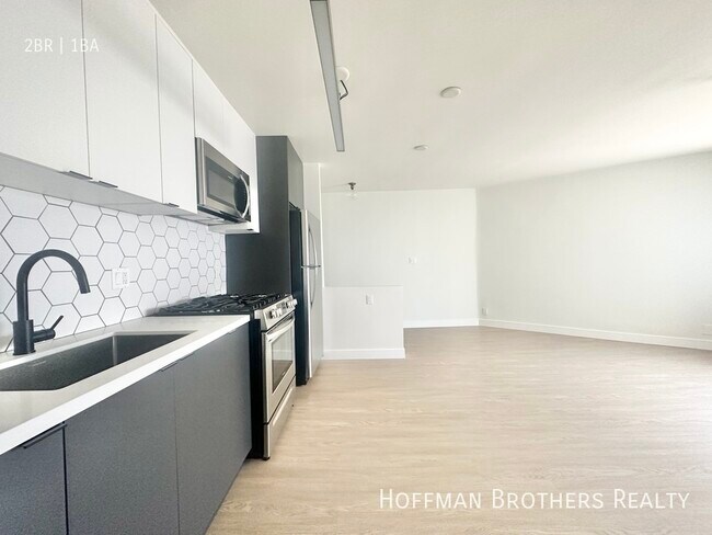 Building Photo - 1811 Tamarind Ave Los Angeles, CA 90028