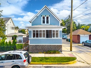 Building Photo - 501 Elgin Ave