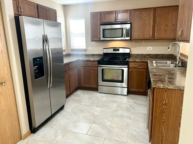 Building Photo - 2213 Carpenter Ave