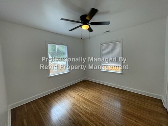 Building Photo - Beautiful 2 Bed 1 Bath near U of M!