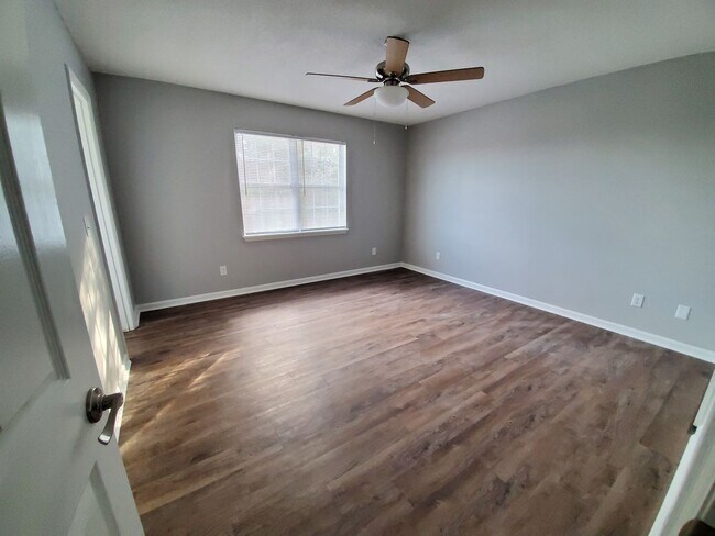 Building Photo - 453 Brannen Drive #7