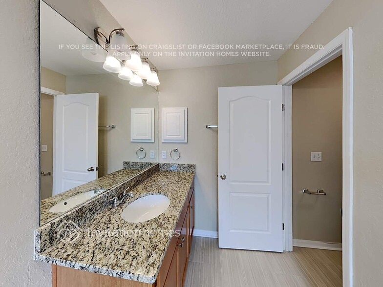 Building Photo - 6916 Krenson Oaks St