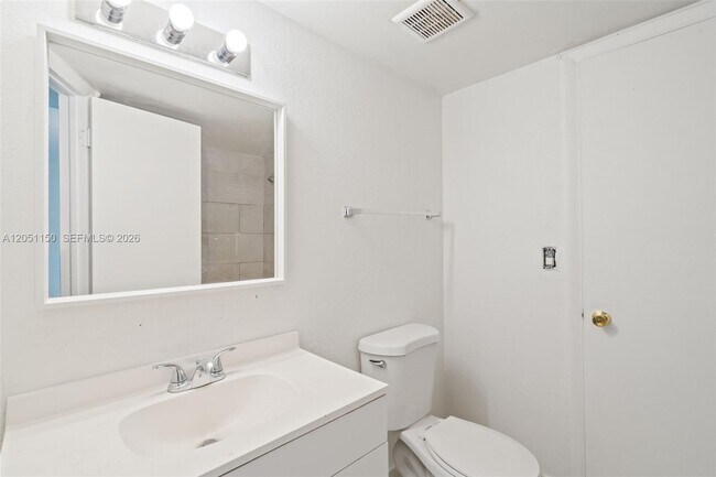 Building Photo - 4215 N University Dr