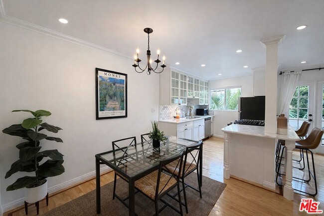 Building Photo - 1033 20th St