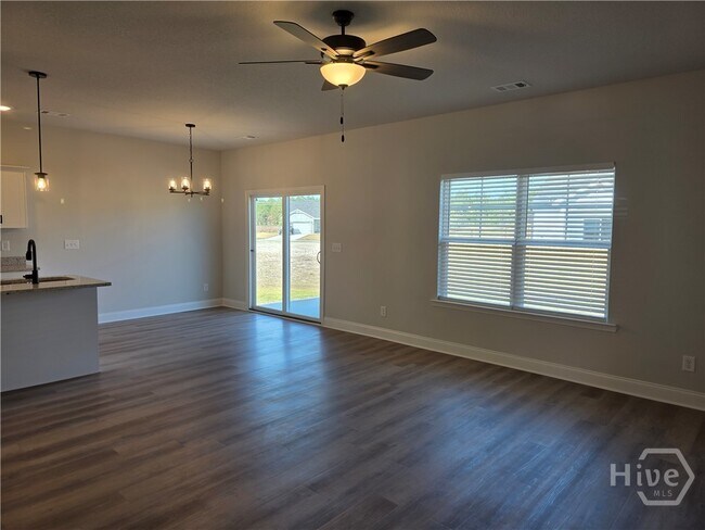 Building Photo - 330 Crosswinds Dr