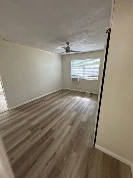 Building Photo - 217 SW 11th Ct