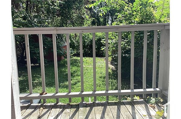 Building Photo - 3 Bedroom 2 Bathroom home